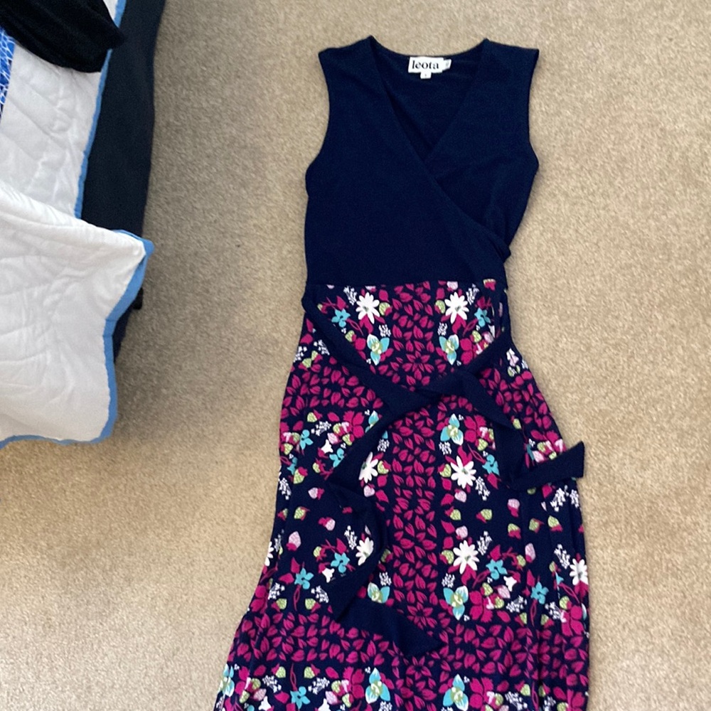 Maxi dress, wrap top with floral bottom with slit. Stretch and comfy. Size S